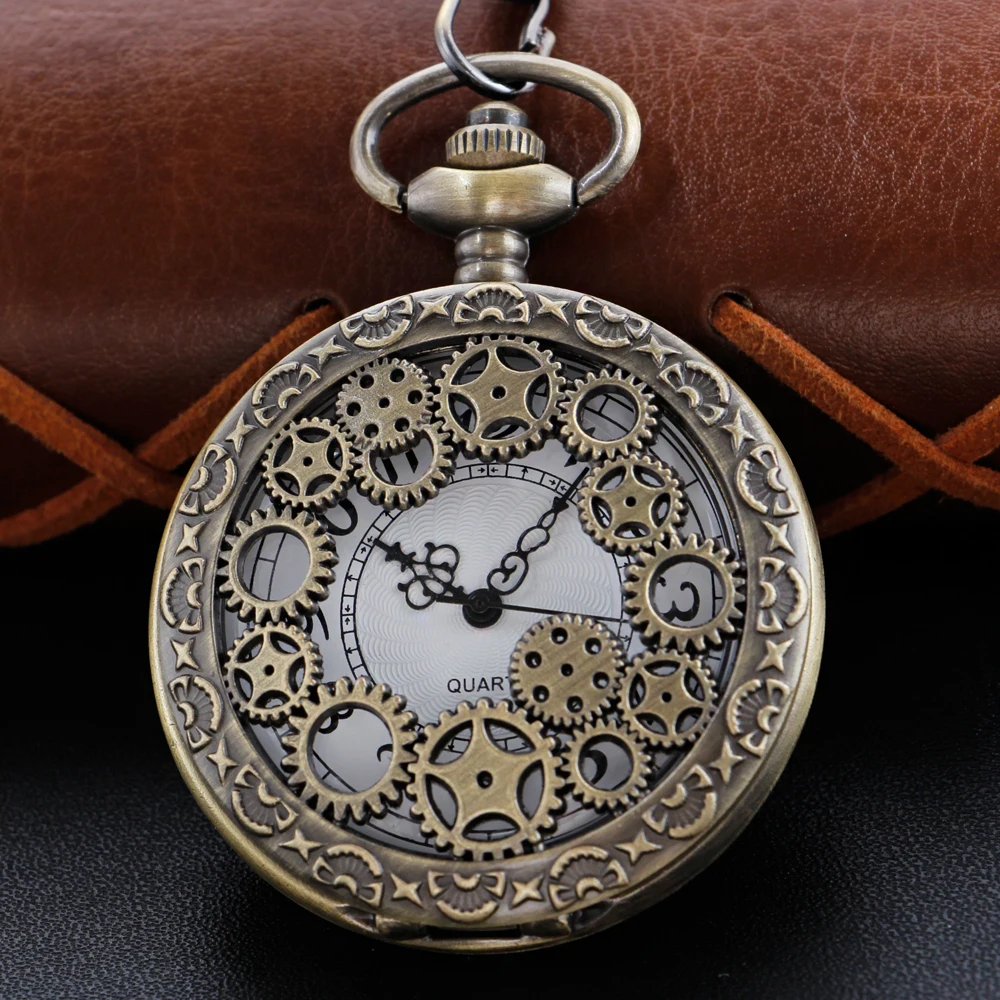 

Bronze Gear Hollow Pocket Watch Steampunk Necklace Digital Pendant Chain Clock Fashion Sculpture Women's Men's Gift Cf1035