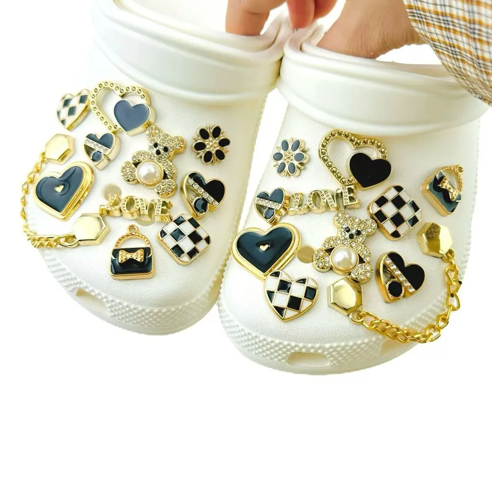 22PCS Schuh Charms Set Golden Bear Brief Herzförmige Kette Schuh Dekorationen Schnalle für Sandalen Clogs DIY Zubehör geschenke – Detail 9
