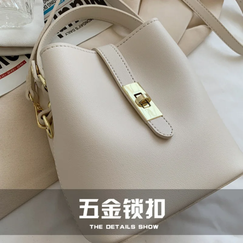 Damskie proste luksusowe małe wiaderko ręczne torby Crossbody dla kobiet moda Retro jedno ramię pod pachami torebki Bolsa Feminina