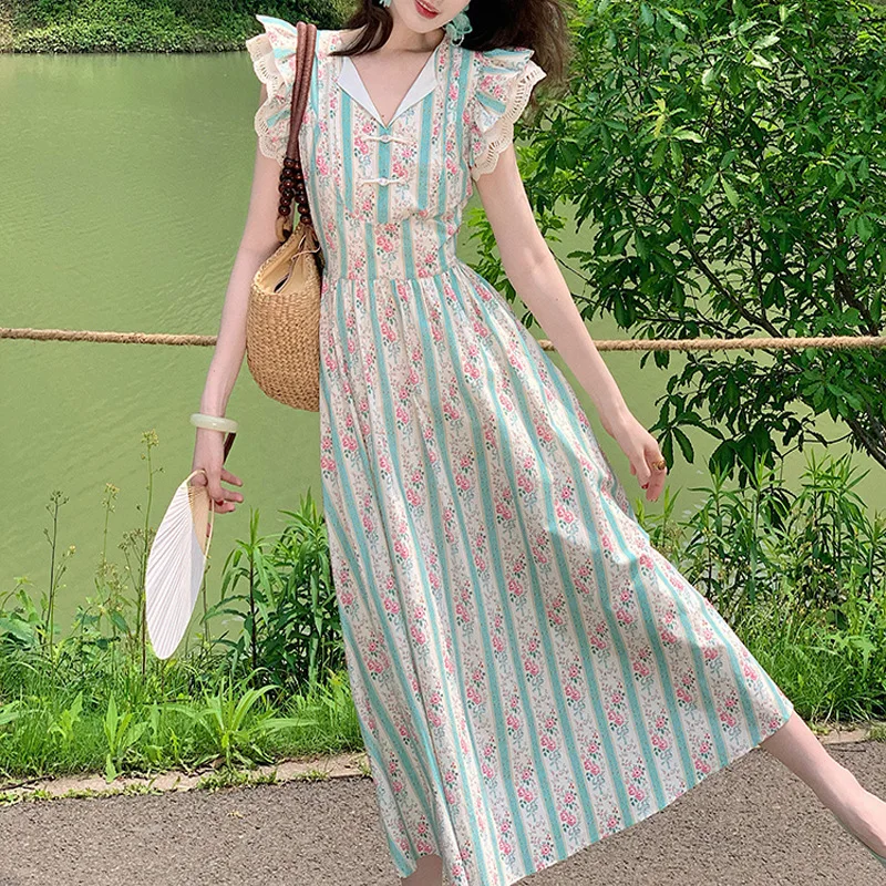 

2023 summer new fresh floral striped waist slim temperament dress V-neck flying sleeve skirt