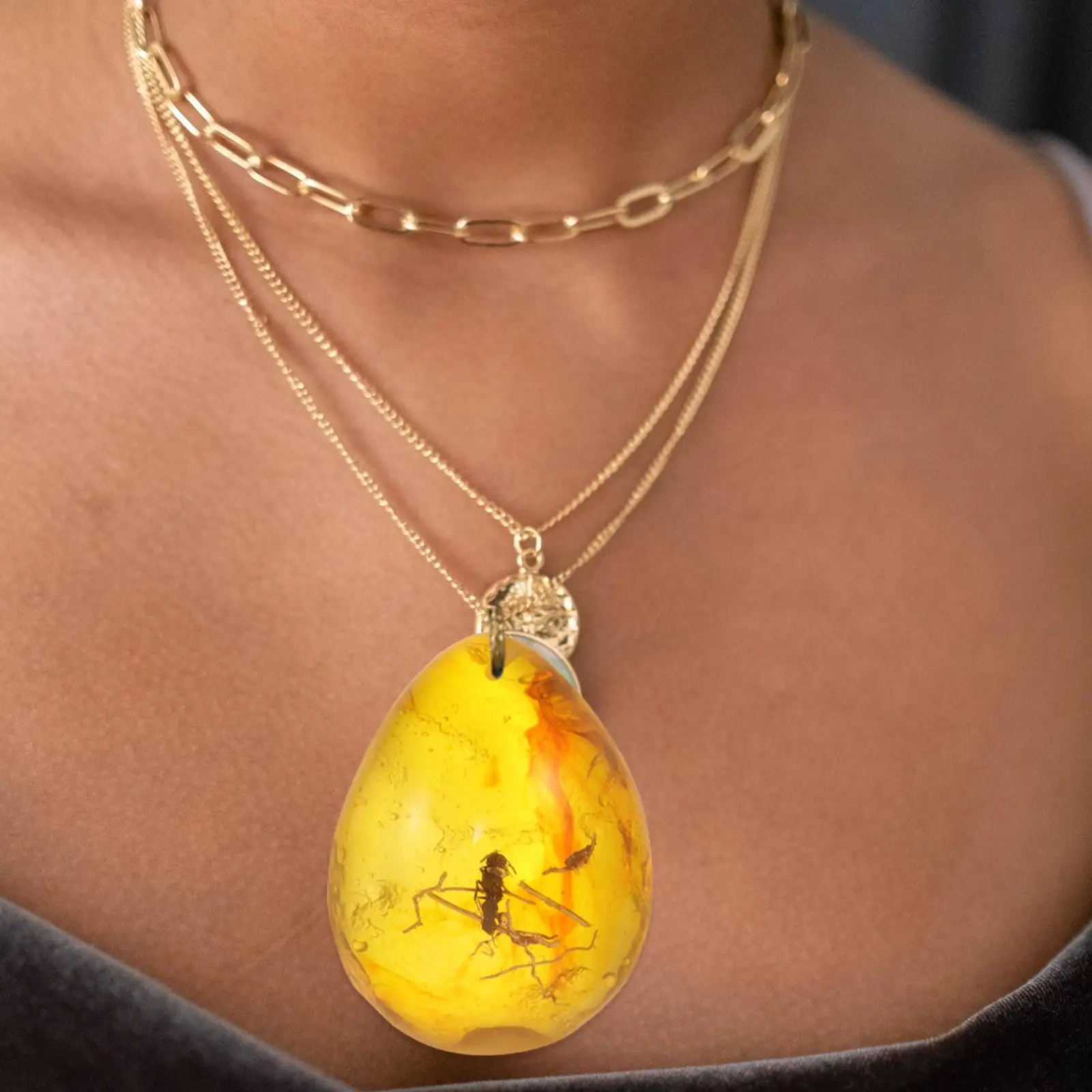 Amber Locket Insect Pendant Ornament Specimen with Decor for DIY Crafts Insects Decoration Stone 5
