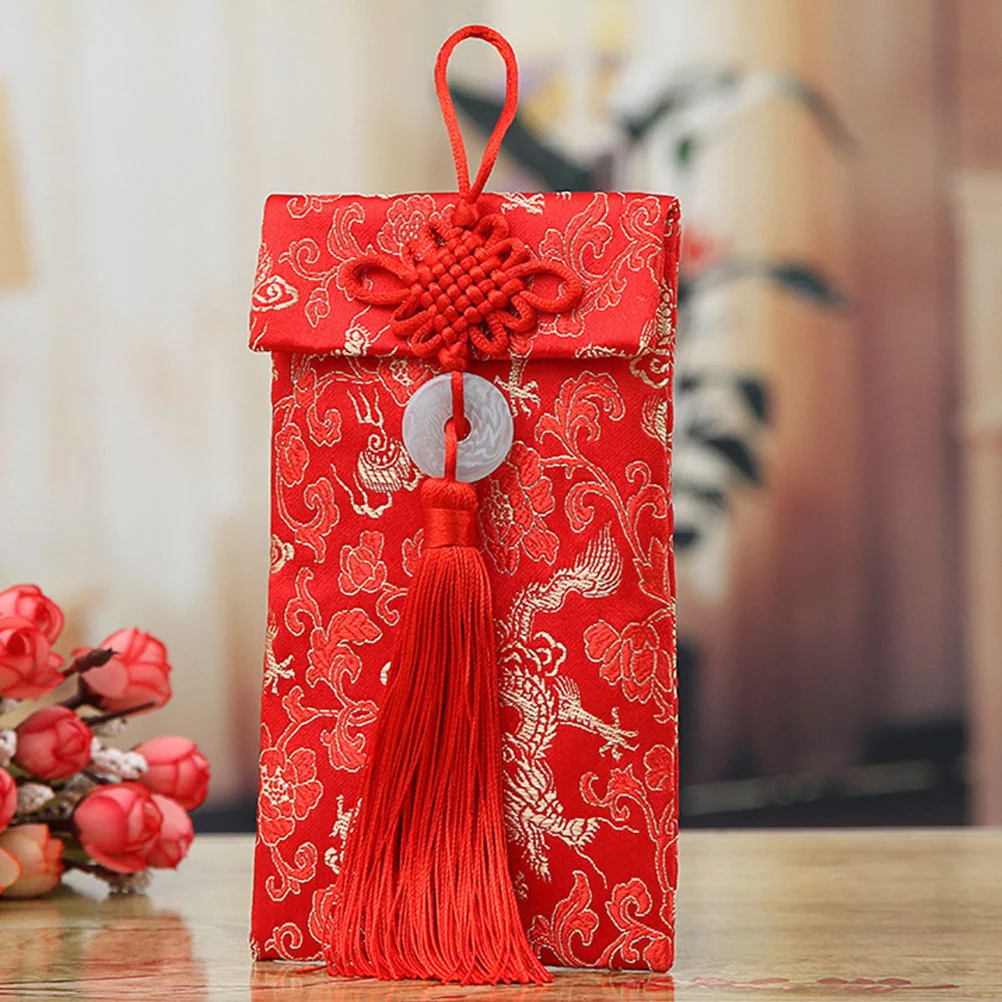 Рисунок 5 - Подарочные красные конверты-конверты из парчи