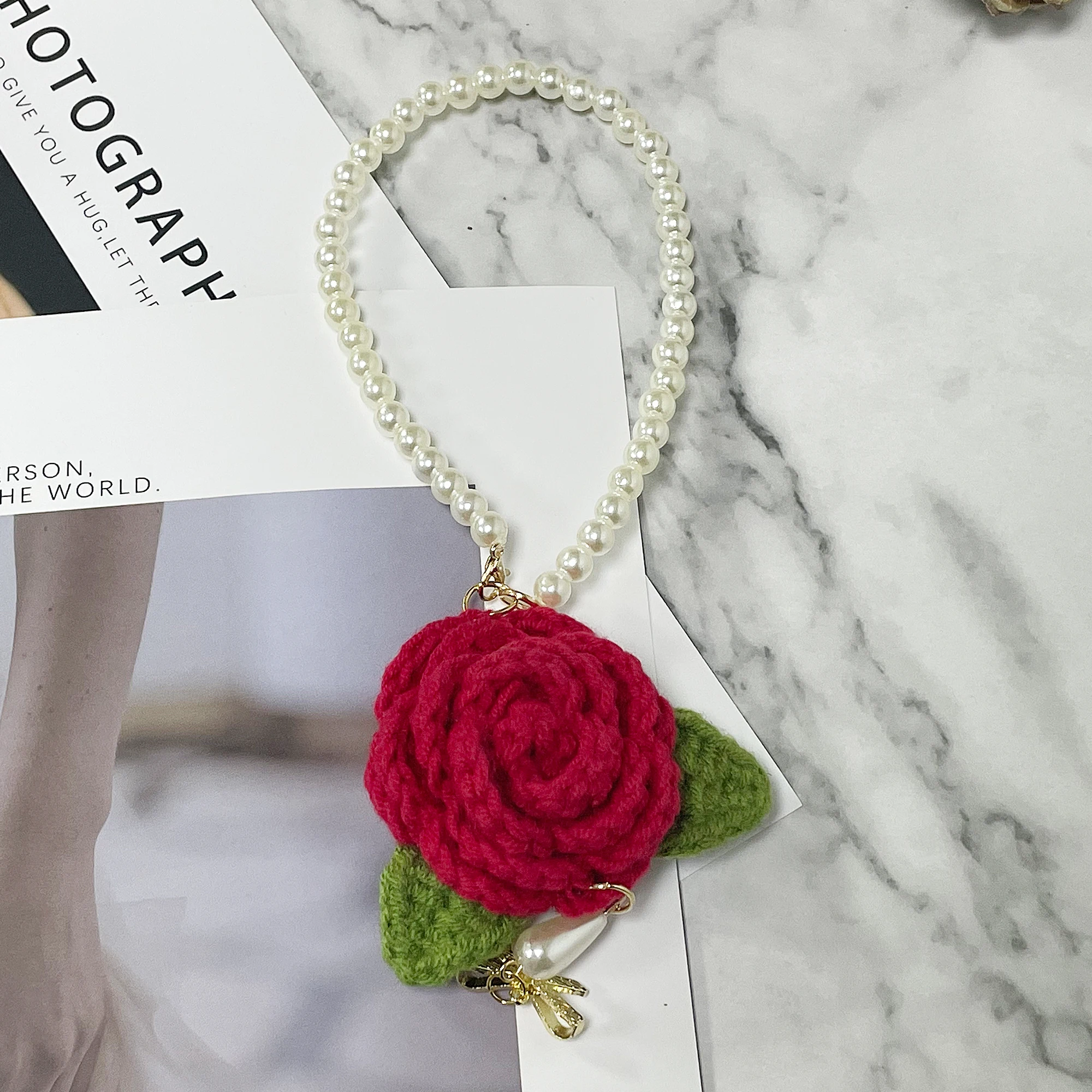 

Handmade Creative Knitting Pendant Red Rose Car Hanging Keychain Romantic Gift Wool Finished Simulation Flower Ornaments