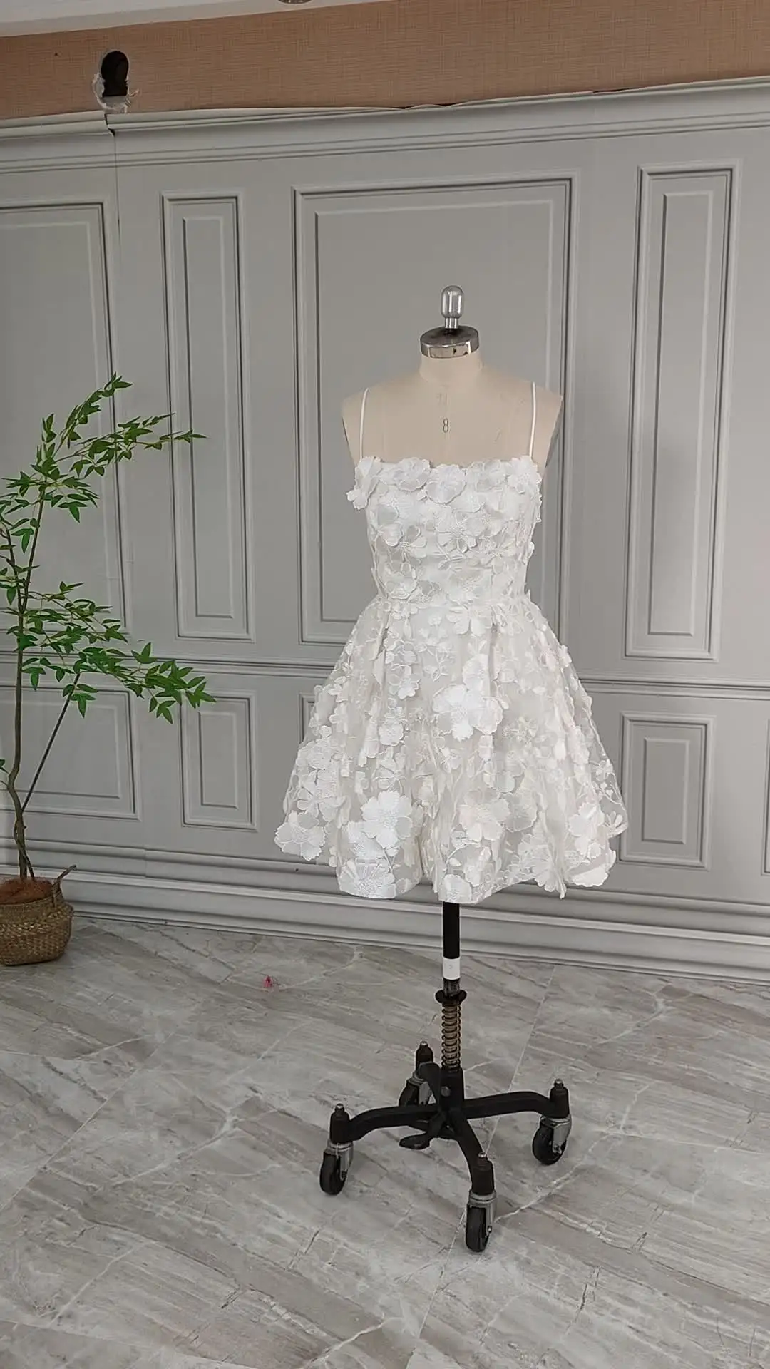 ✦Pro御用達❗️美品です✨社交ダンスDress　高級感ある蛍光グリーン✨ 新品 社交ダンスドレス 蛍光グリーン 118cm Mサイズ ラッキー