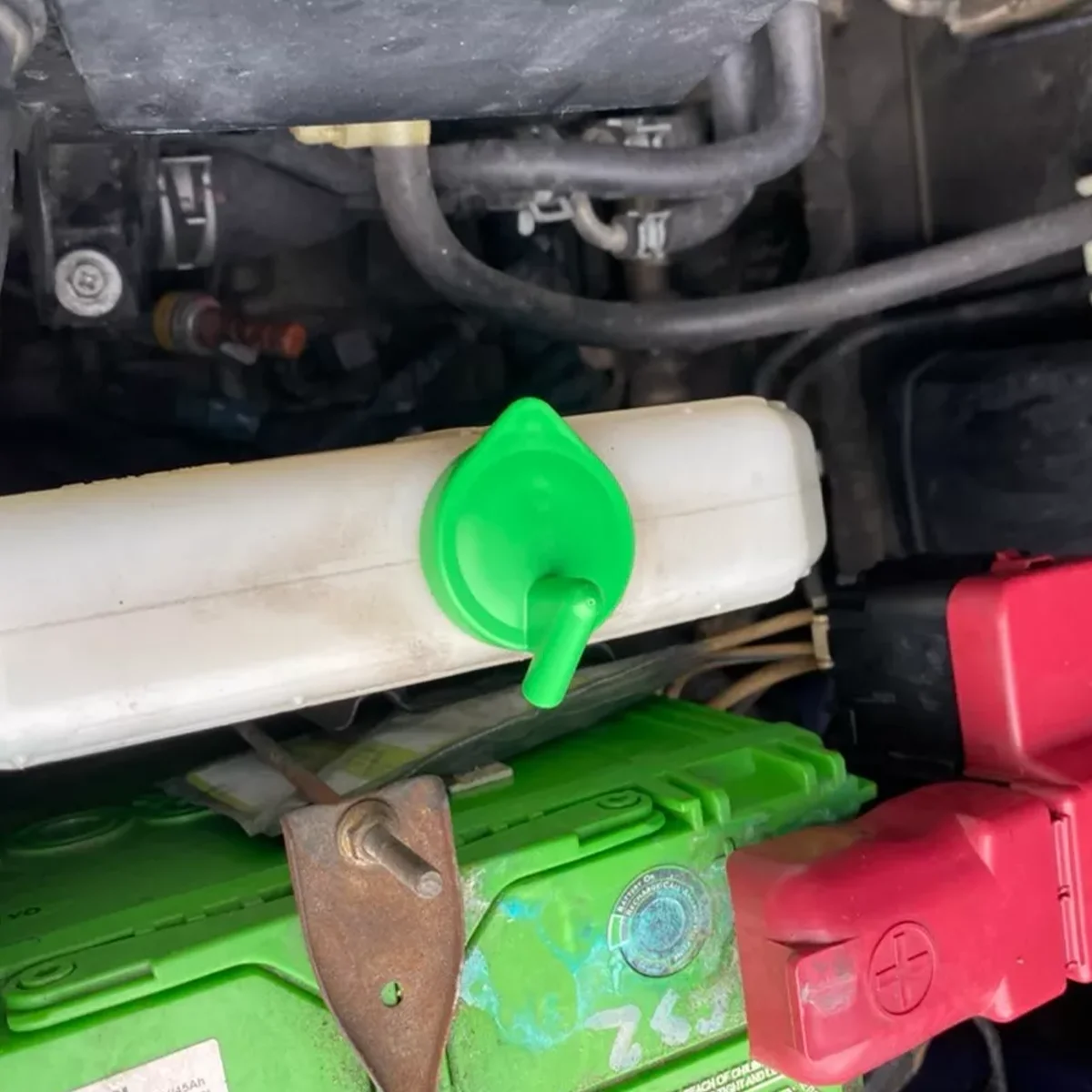 AERZETIX Kühlmittelbehälter Deckel - Kompatibel Mit 7370374, 95BB8100AA Für Auto