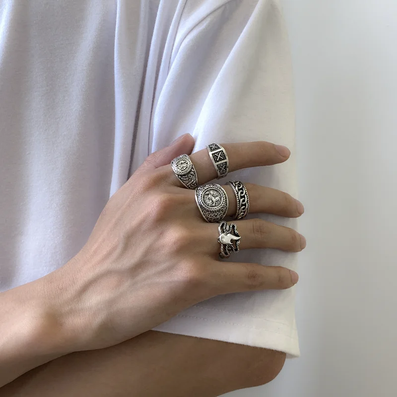 

2023 New Vintage Fashion Cool and Handsome Design Totem 5-Piece Geometric Minimalist Men's Ring Set Creative Jewelry