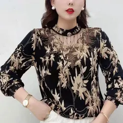 Women's Vintage Folk Print Gauze T - shirt with Chic Diamond Accents - XL (Bambo)