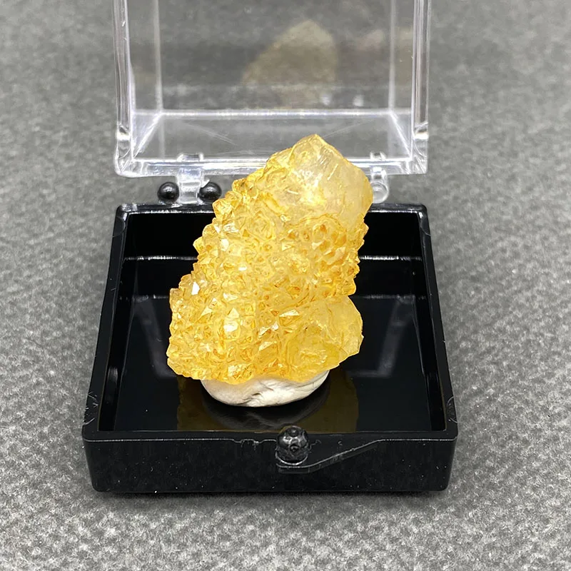 100%  Natural citrine Mineral Specimens Stones and Crystals Healing Crystal from China Box size:35*35*35mm