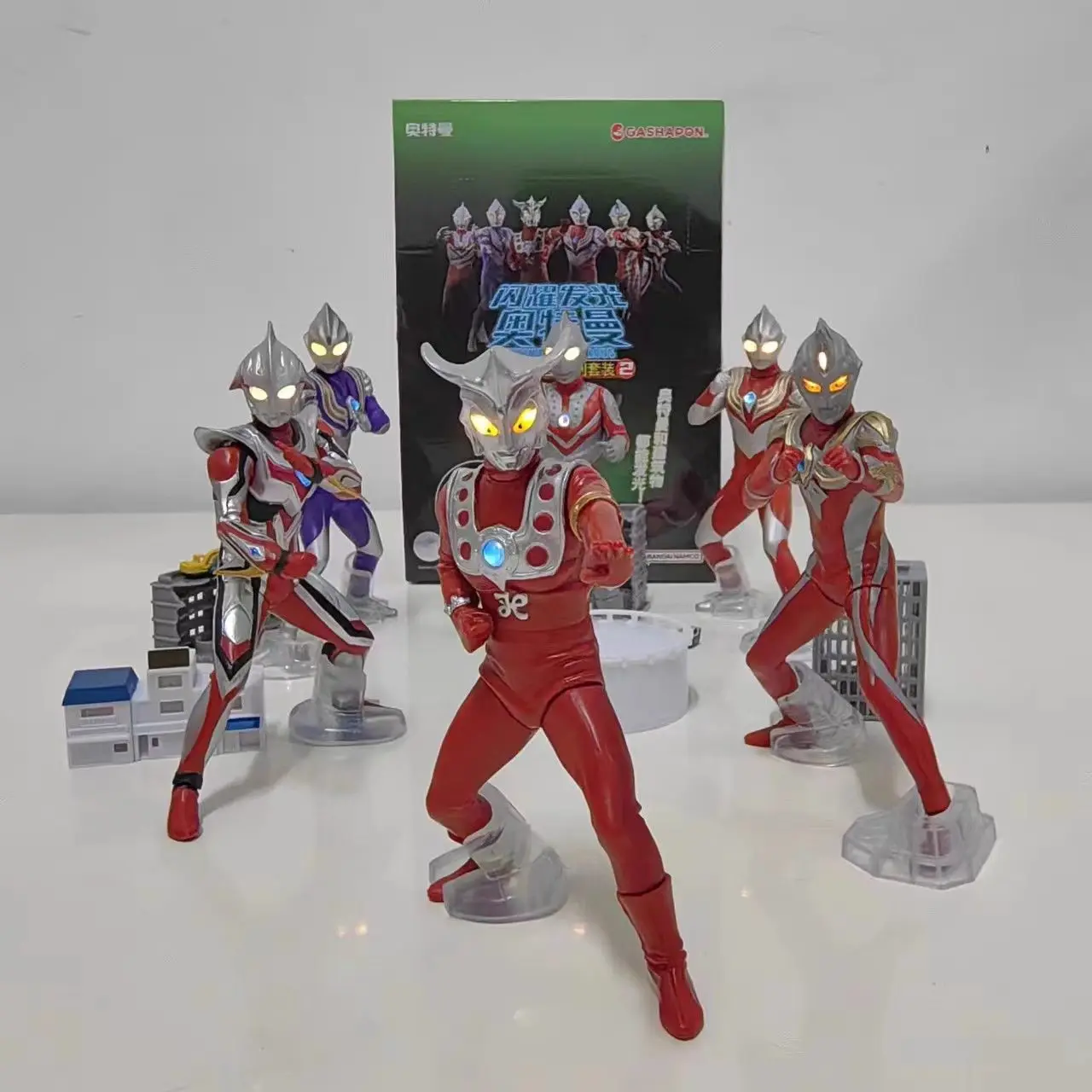 

Bandai New Shining Ultraman Leo Astra Zero Ace Luminous Model Scene Modeling Collectible Desktop Decoration Halloween Gift