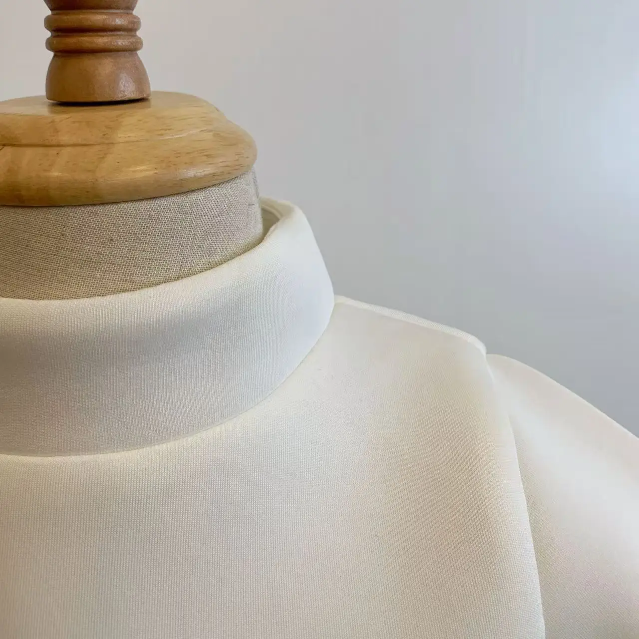 ملابس أطفال جديدة لربيع وخريف 2025 فستان جميل فستان بناتي مزين بالزهور القطنية