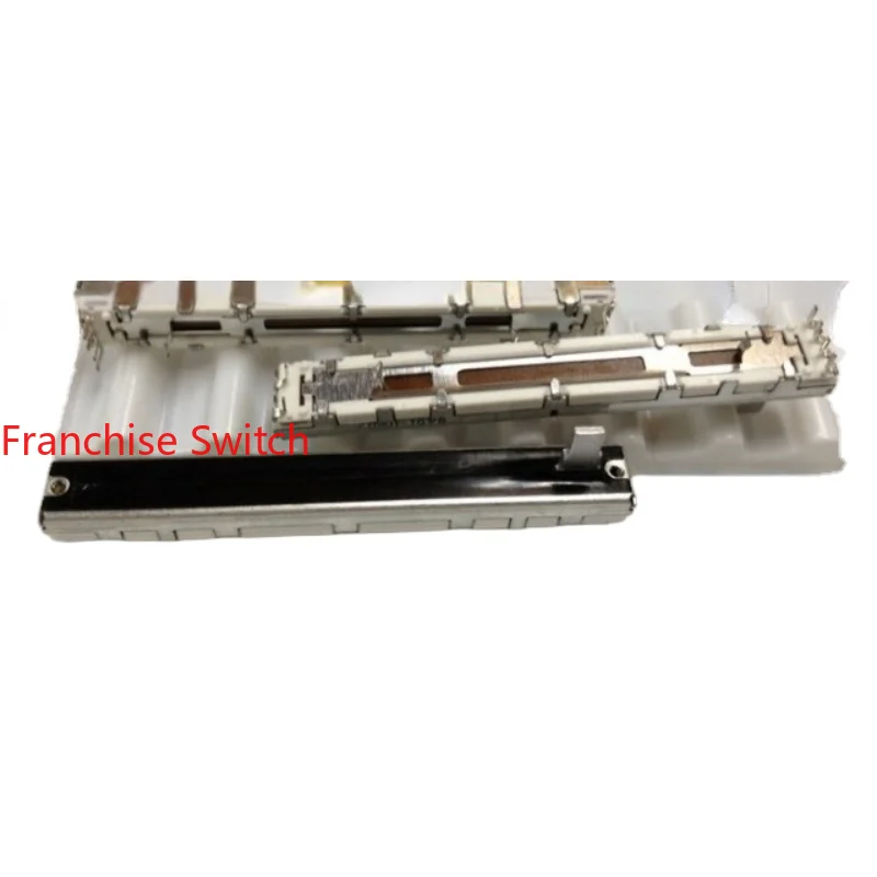 

Direct Sliding Push-pull Single Potentiometer, Dust-proof 7.5cm B10K Handle 10mm