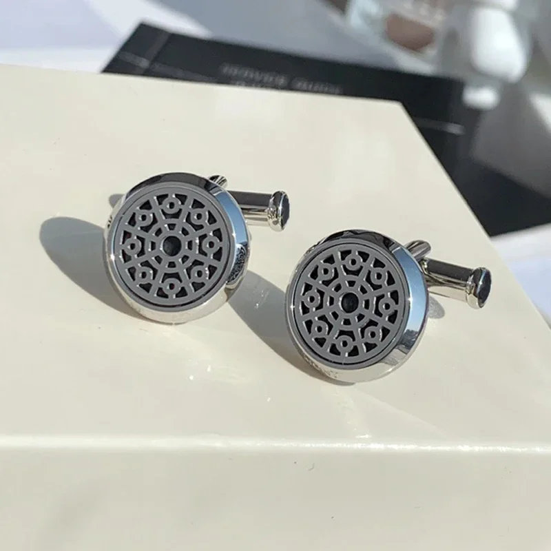 Cuff Links MB Round Designer 1:1 Leopard Print On Manhole Cover Black Man Shirt Cufflinks Classic Buttons With Box Set