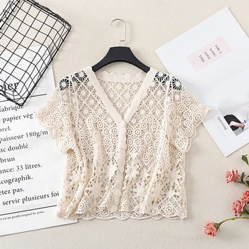 Boho Crochet Top in maglia Manica corta Button-up Camicetta trasparente traforata Donna Teen-girl Summer Fairycore Vacation Outfit 1