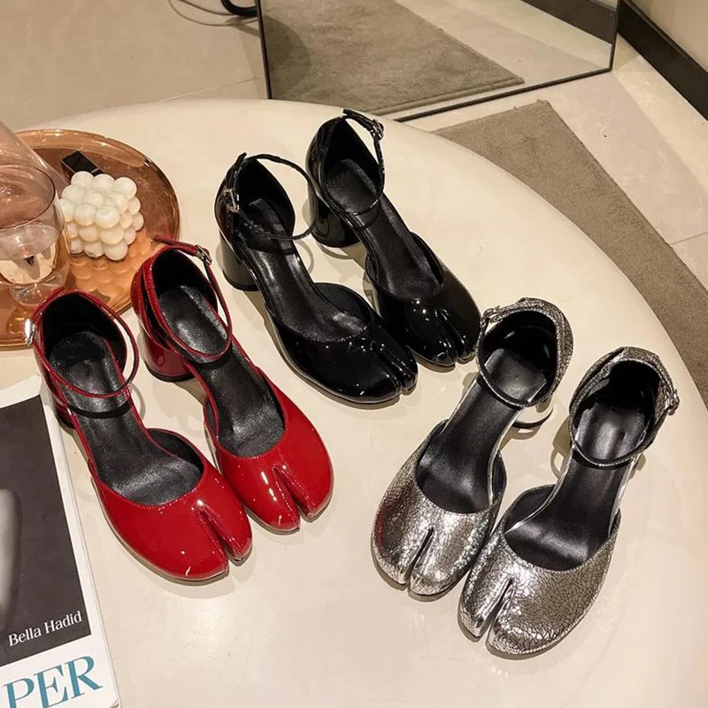New Mary Jane Women's Single Shoes Brand Design Split Toe Shoes Horseshoe Pig Foot Shoes Metal Buckle High Heel Women's Sandals