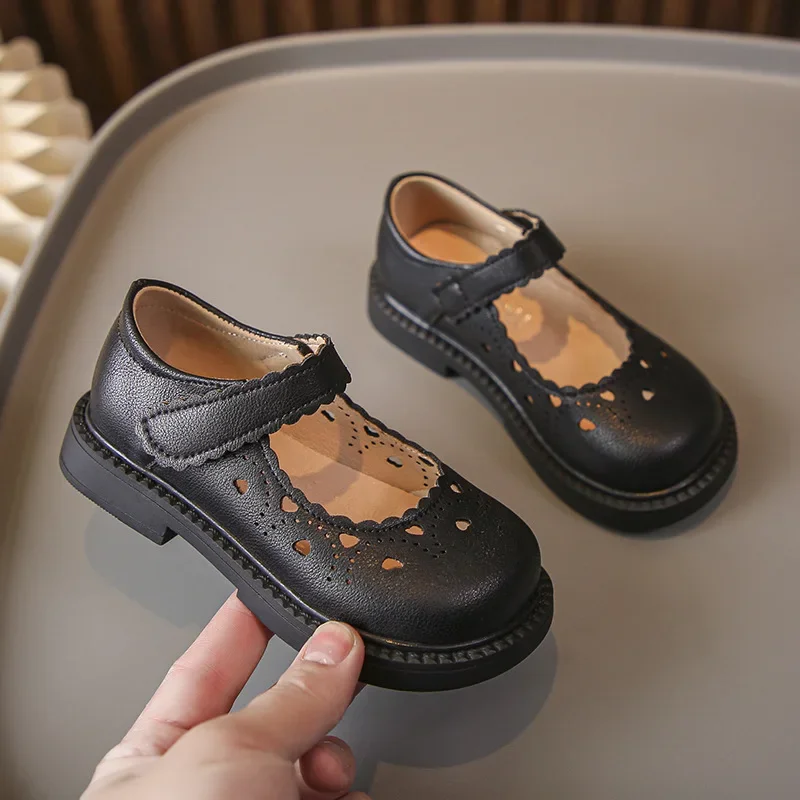 Girls Sweet Leather Shoes 2025 Spring Autumn Fashion Kids Mary Janes with Cut-outs Heart Princess Children Dress Shoes Soft Chic 2