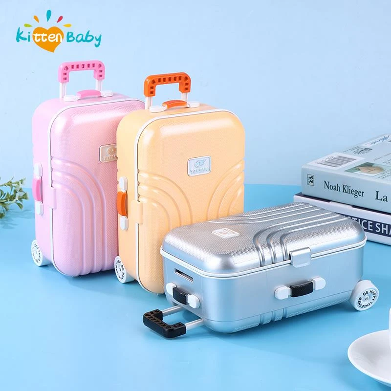 Maleta de plástico Kawaii para casa de muñecas, Maleta de equipaje en miniatura, caja almacenamiento con ruedas, juguete de viaje para juguetes de simulación, 1 ud.| | - AliExpress