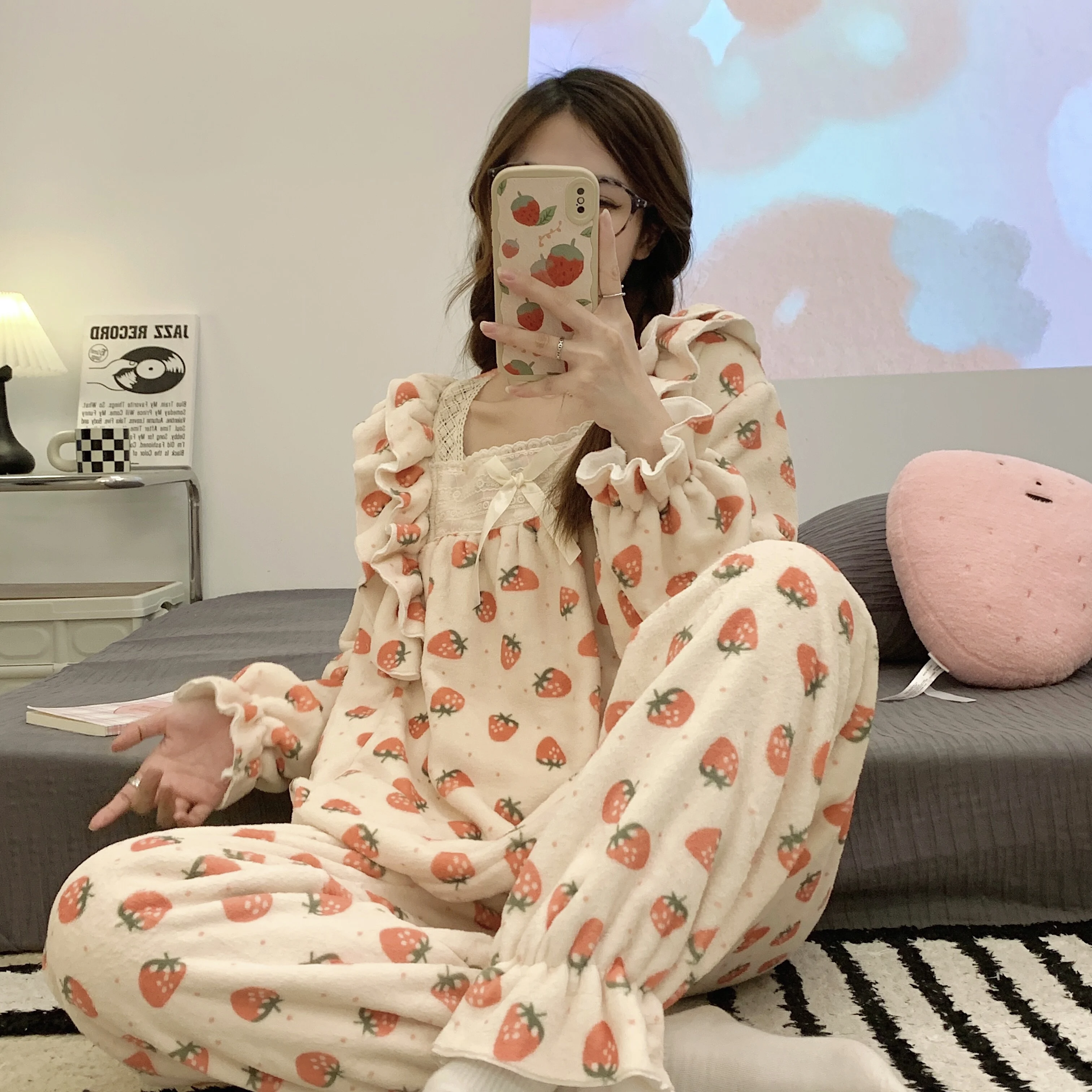 New Korean winter thickened flannel pit strip bow sweet long-sleeved princess pajamas women's coral velvet suit home service