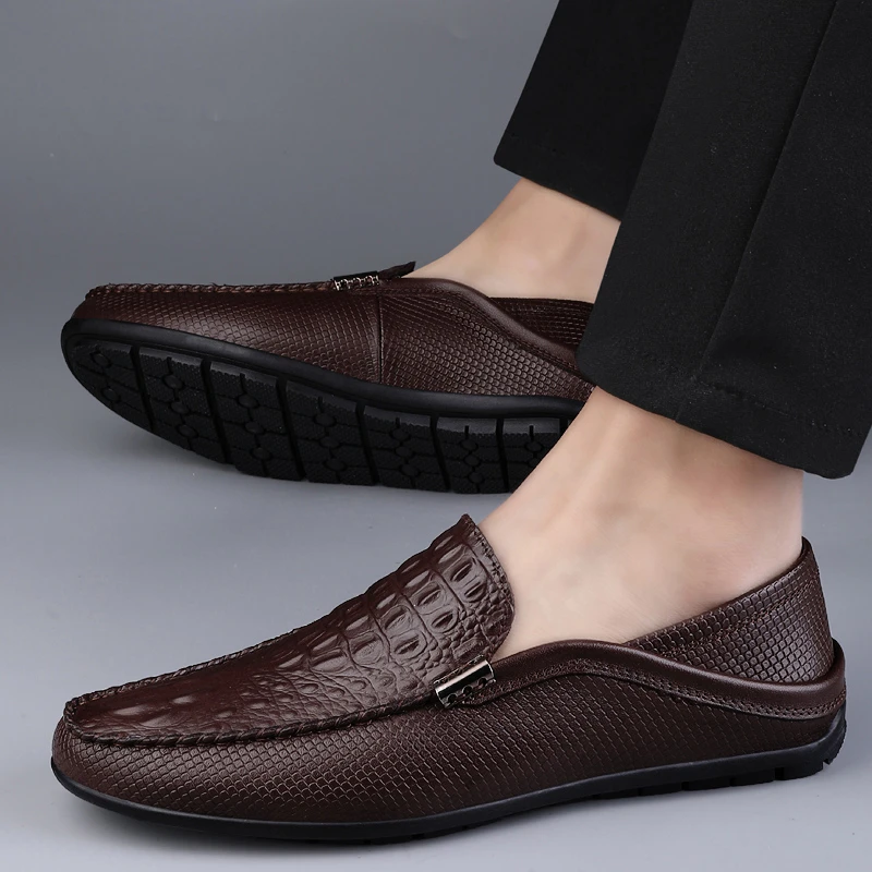

Осень 2023, базовая обувь для мужчин, повседневная мужская обувь без шнуровки, рельефные кожаные мужские туфли на плоской подошве, мужские кожаные лоферы