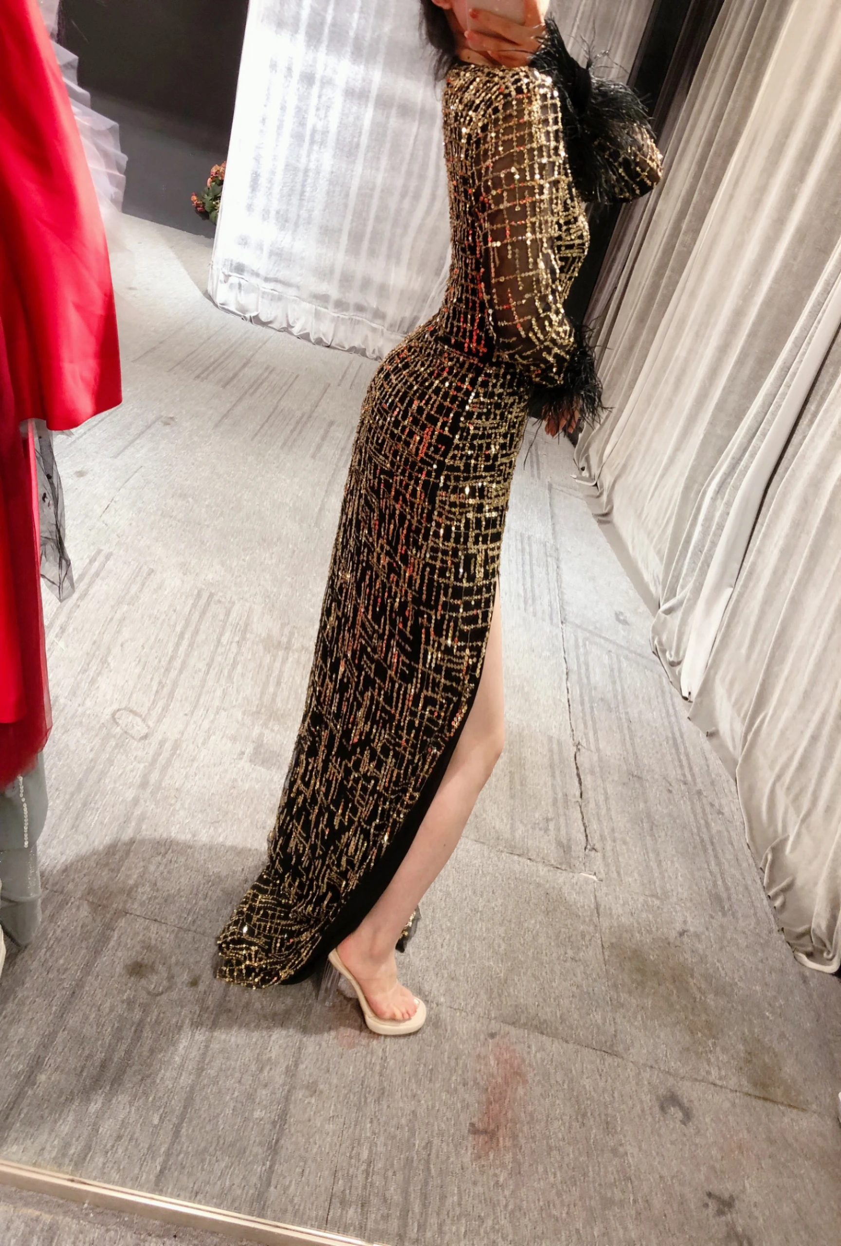 Рисунок 5 - Винтажное черно-золотистое вечернее