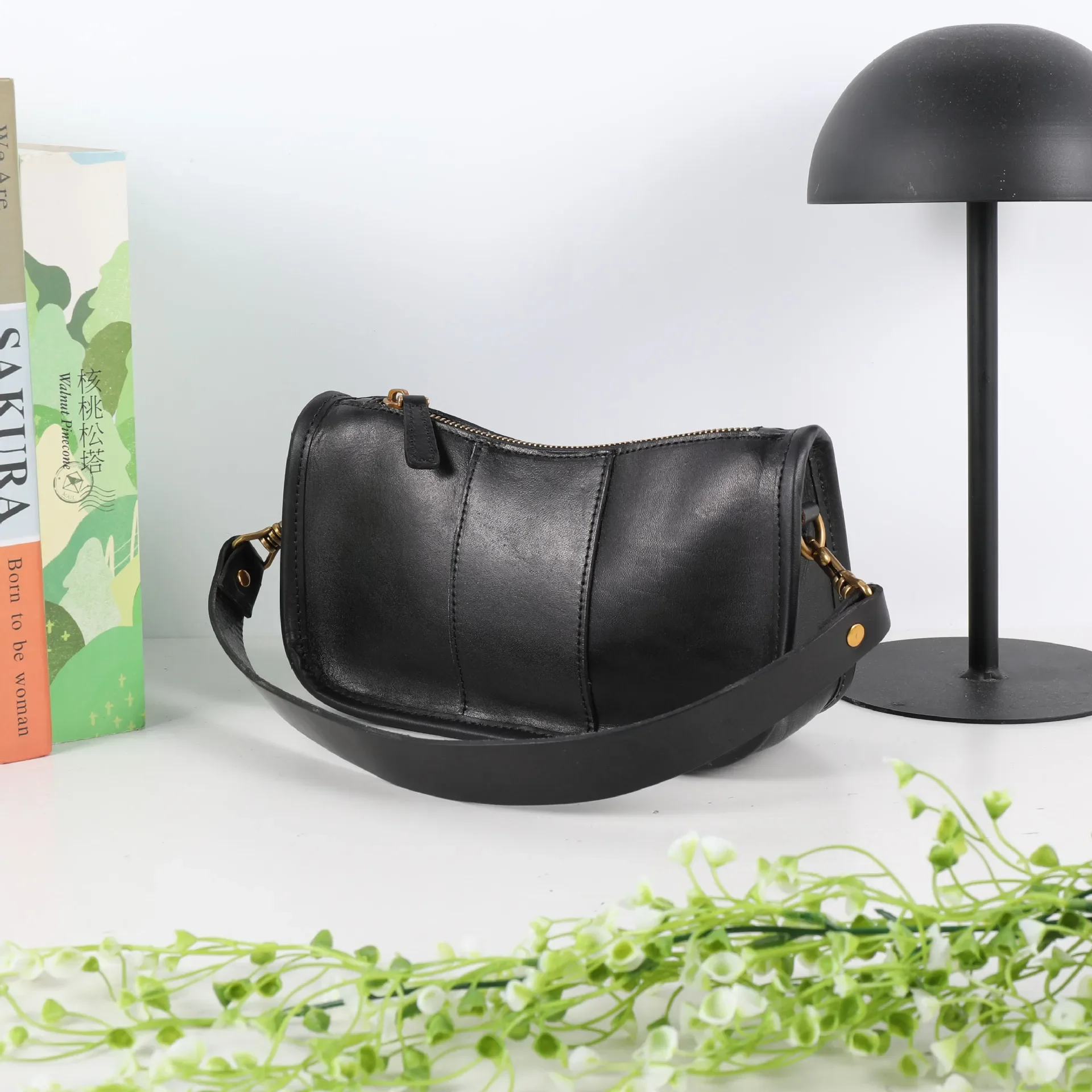 

Retro Genuine Leather Fashion Niche Underarm Wrap Layer Cowhide Black Minimalist Crossbody Bag