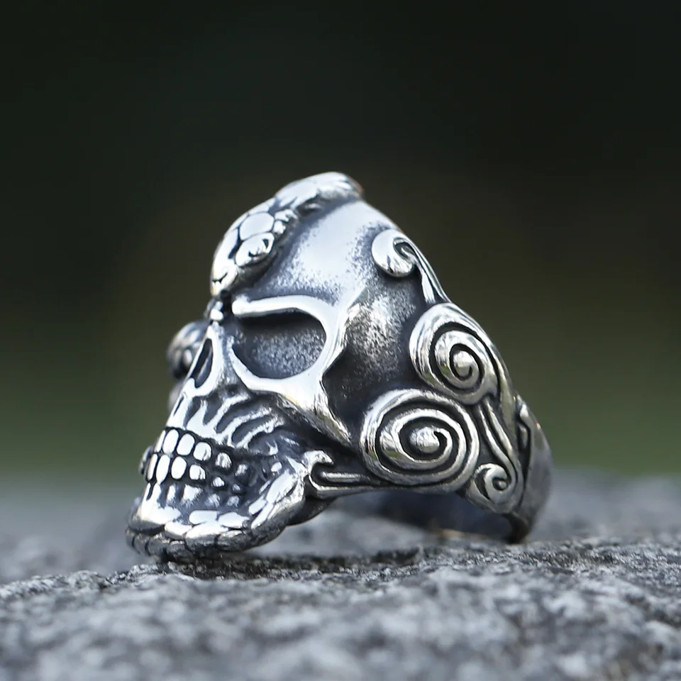 Anello in acciaio con molti teschi | Disponibile! | SteelCZ