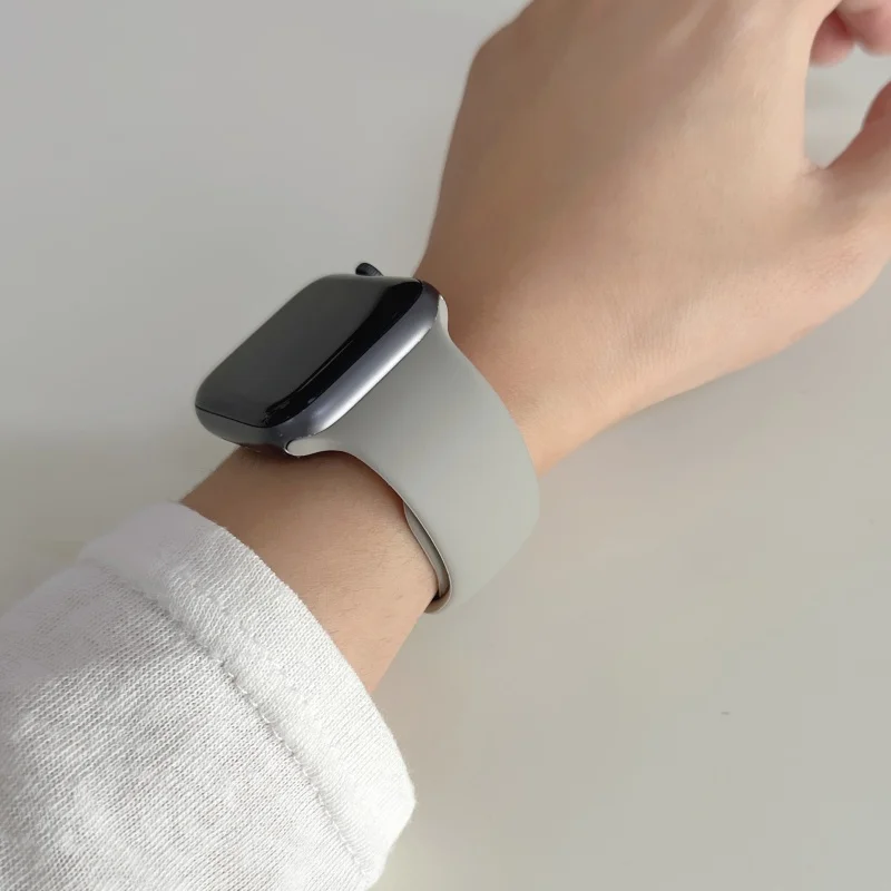 Premium Silicone Sports Band for Smartwatches - Versatile Size Options