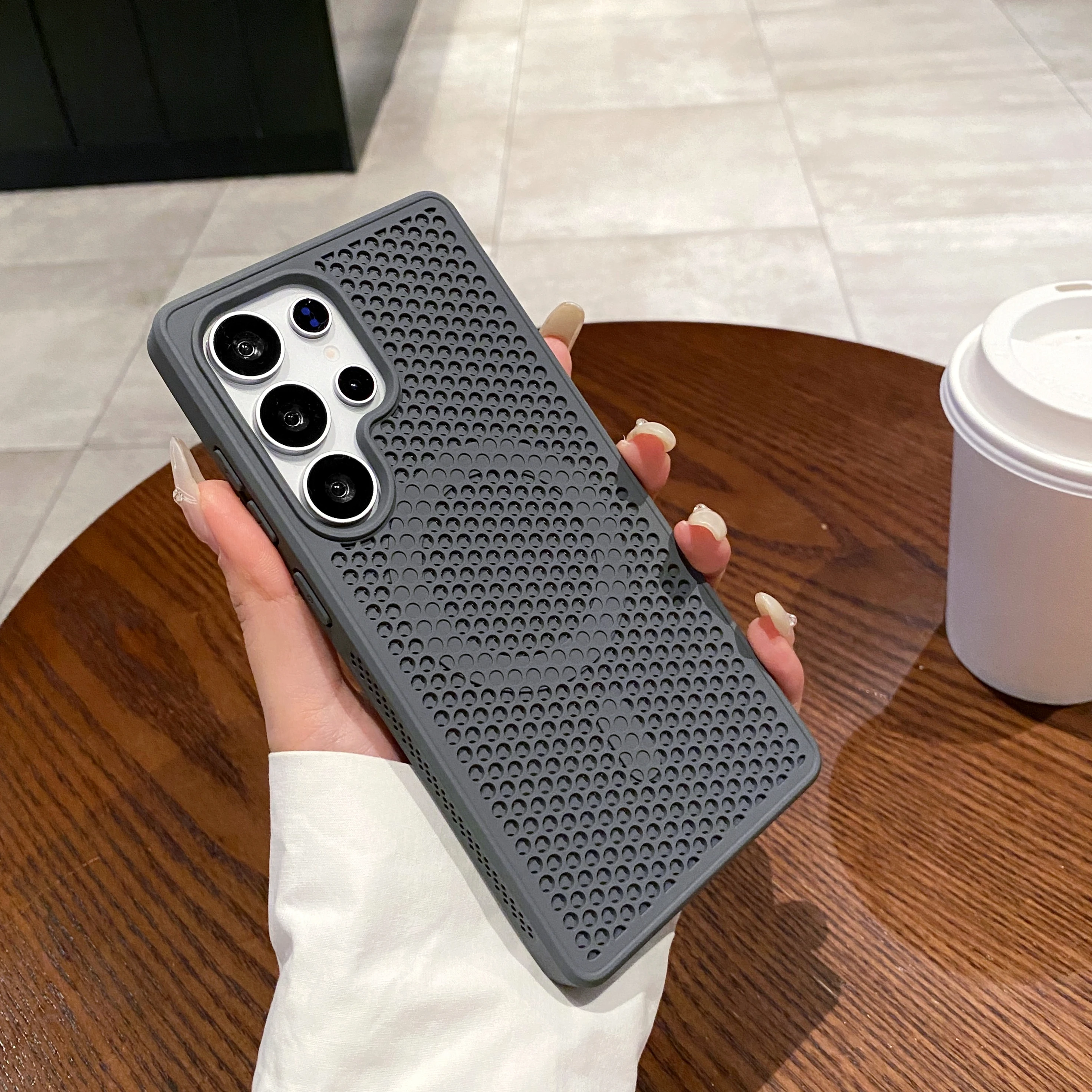 Magnetic Heat Dissipation Mesh Case with Breathable Cooling Grid Design