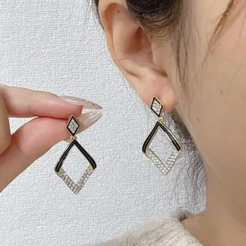 925 Silver Needle Korean Fashion Crystal Rhombus Drop Earrings For Women Jewelry 2025 Trending Luxury Women's Geometric Earrings