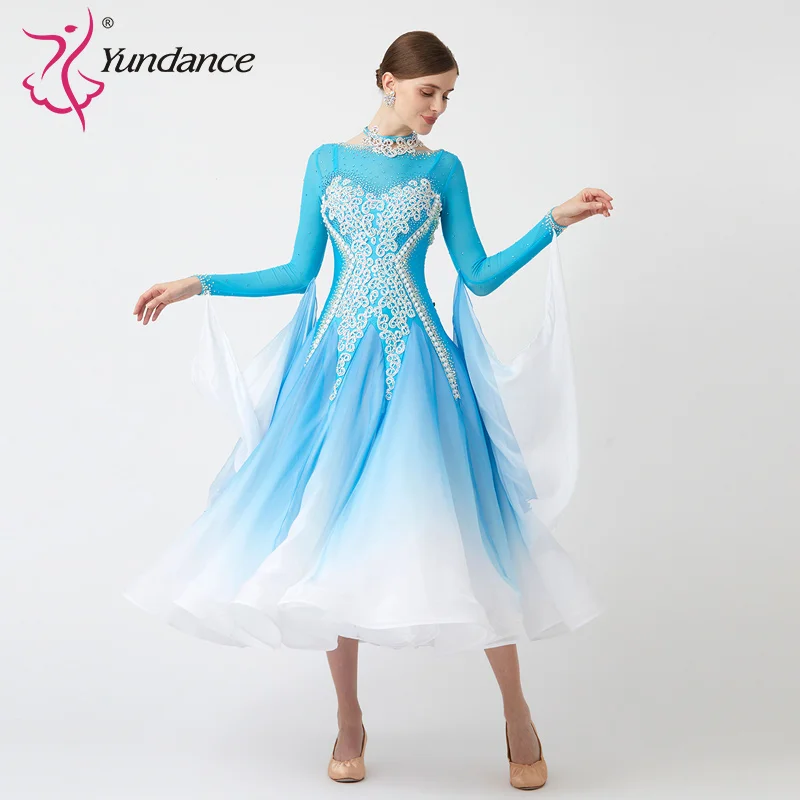 

Женское платье для современных танцев