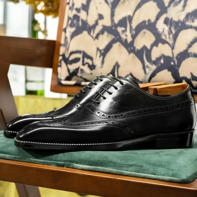 Luxuy Cow Leather Mens Brogues Shoes Handmade Genuine Leather British Style Autumn New Black Wedding Social Dress Shoes Man