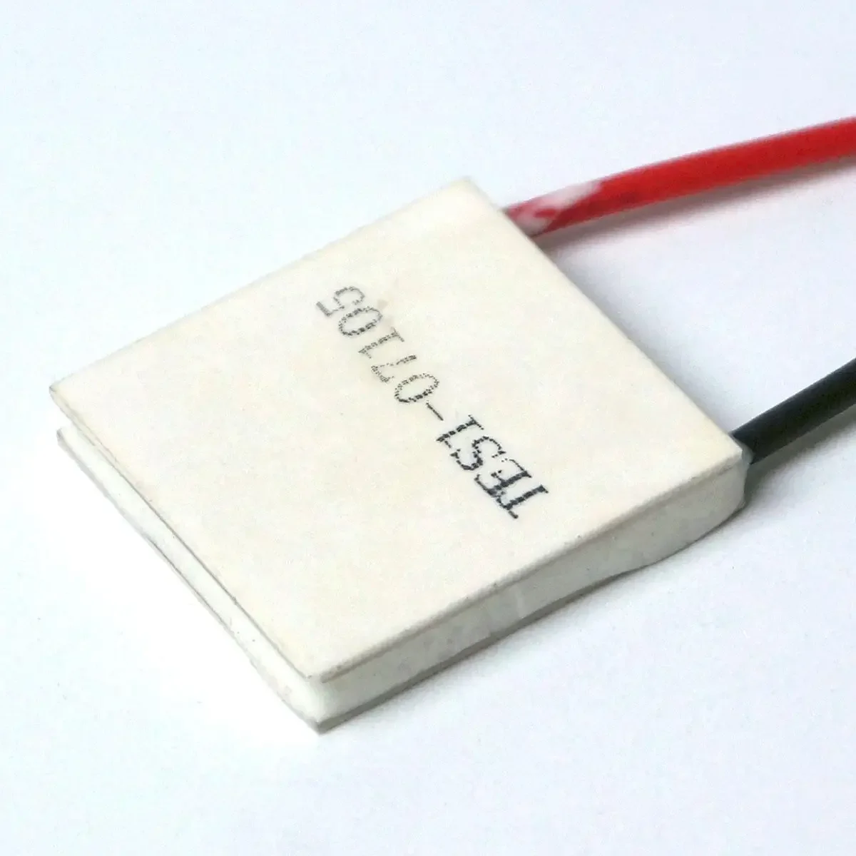 TES1-07105 Heatsink Thermoelectric Cooler Peltier Cooling Plate 23x23mm 8.4V 5A Refrigeration Module