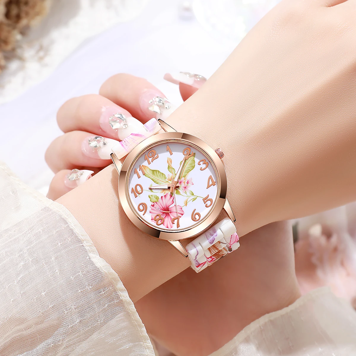 5PCs/Set Women's Silicone Printed Watch Fashion Casual Personalized With Floral Dial Classic Trendy Quartz Watch Combination Set