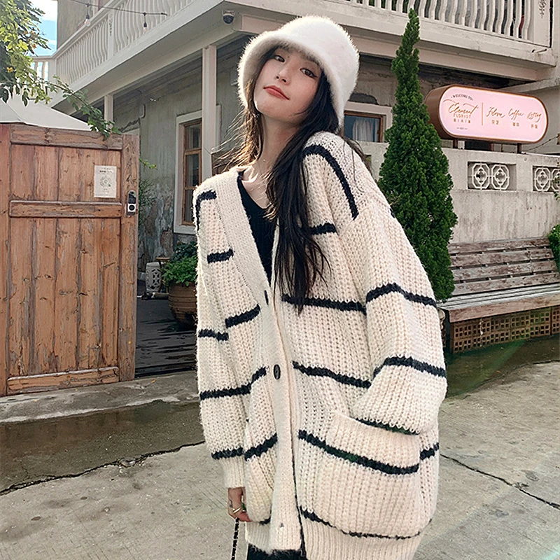 

Корейский свитер с длинными рукавами, кардиган для женщин, осень и зима 2023, новинка, нежный полосатый свободный трикотажный кардиган с V-образным вырезом, Женская куртка