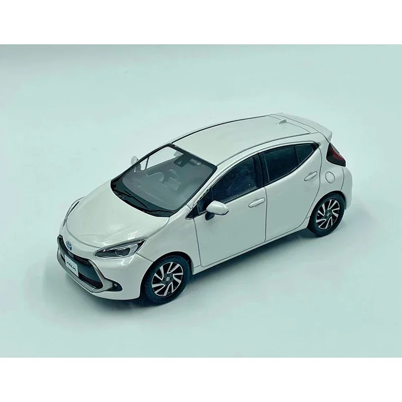 Rare 1:30 Scale TOYOTA AQUA Alloy Car Model Metal Toy