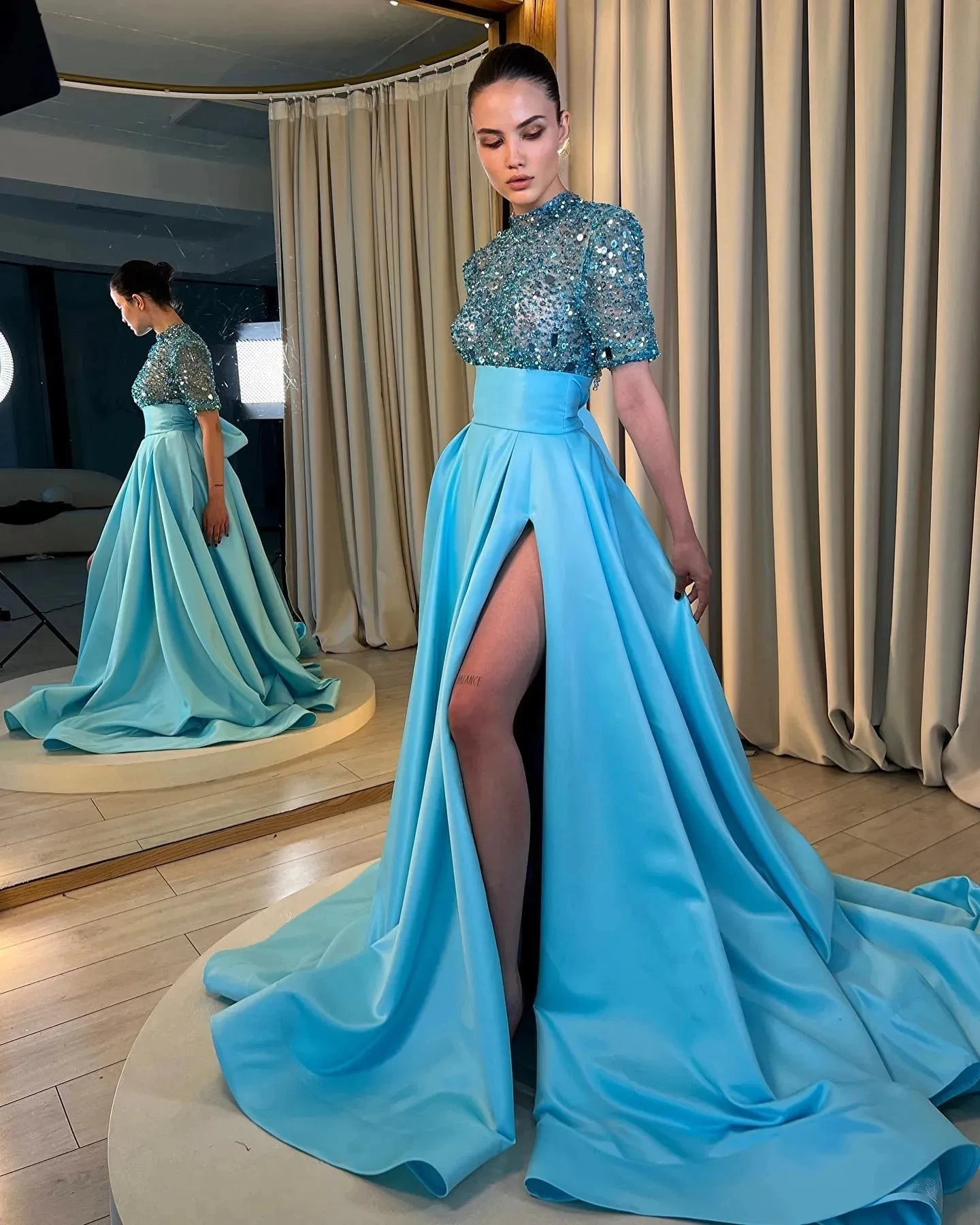

Женское вечернее платье с блестками, голубое платье-трапеция с высоким воротником и короткими рукавами, модель 2024 для выпускного вечера