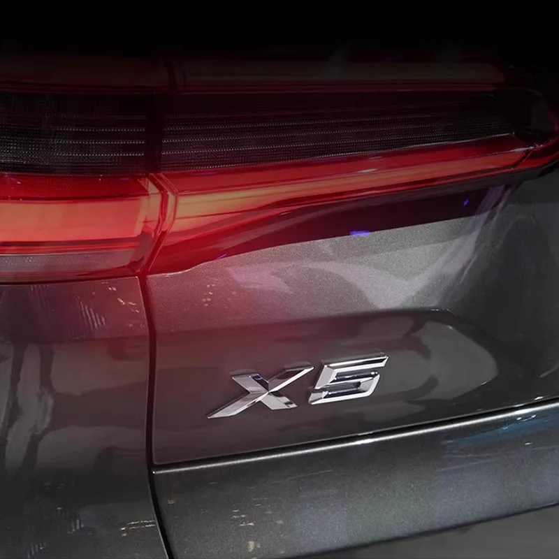 BMW X1 E84 F48 X3 E83 G01 F25 X4 F26 G02 X5 E53 F15 E70 X6 E71 F16 엠블럼 로고 레터링용 3D 자동차 글자 트렁크 배지 스티커