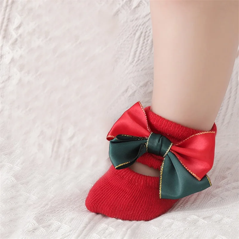 Adorable Christmas Baby Girl Non-Slip Socks with Grips and 3D Bow Design Cozy Warm Floor Crawling Socks with Matching Headband