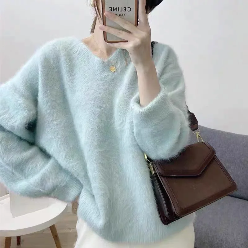 

New ultra-thick V-neck mink velvet sweater in autumn and winter, loose and lazy knit top for women.
