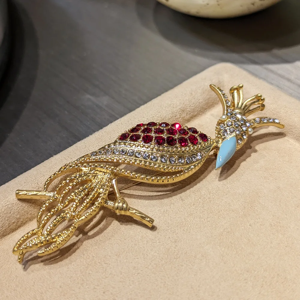 

European and American Fashion Vintage Alloy Ruby Rhinestone Set Pin Suit Coat Brooch Corsage for Women