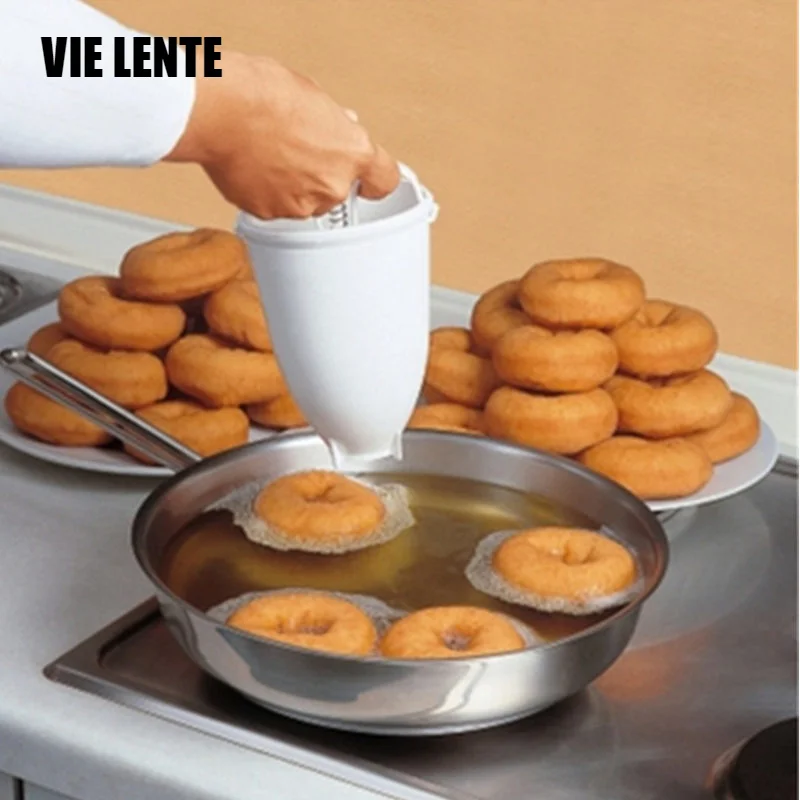 Baking Mould Cake Waffle Maker Magic Fast Plastic Donut Maker Waffle Molds Kitchen Accessory