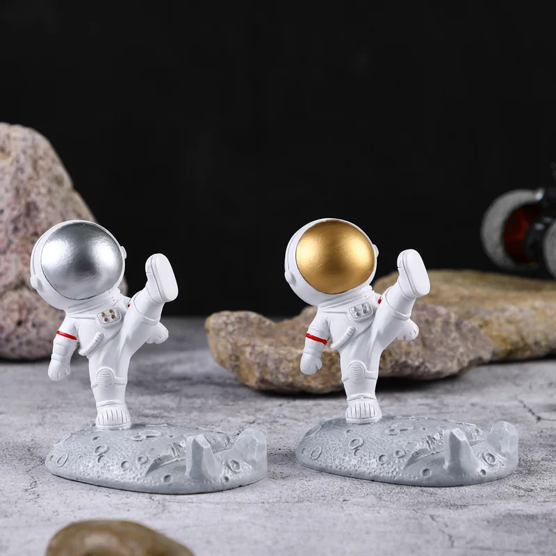 Creative Astronauts Ornaments Universal Cell Phone Stand Holder Bracket Gift Toys Home Office Desk Decoration Holders in Car iphone holder for tripod