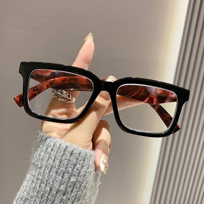 Stylish Floral Square Frame Reading Glasses with Spring Hinge and Anti-Blue Light Protection
