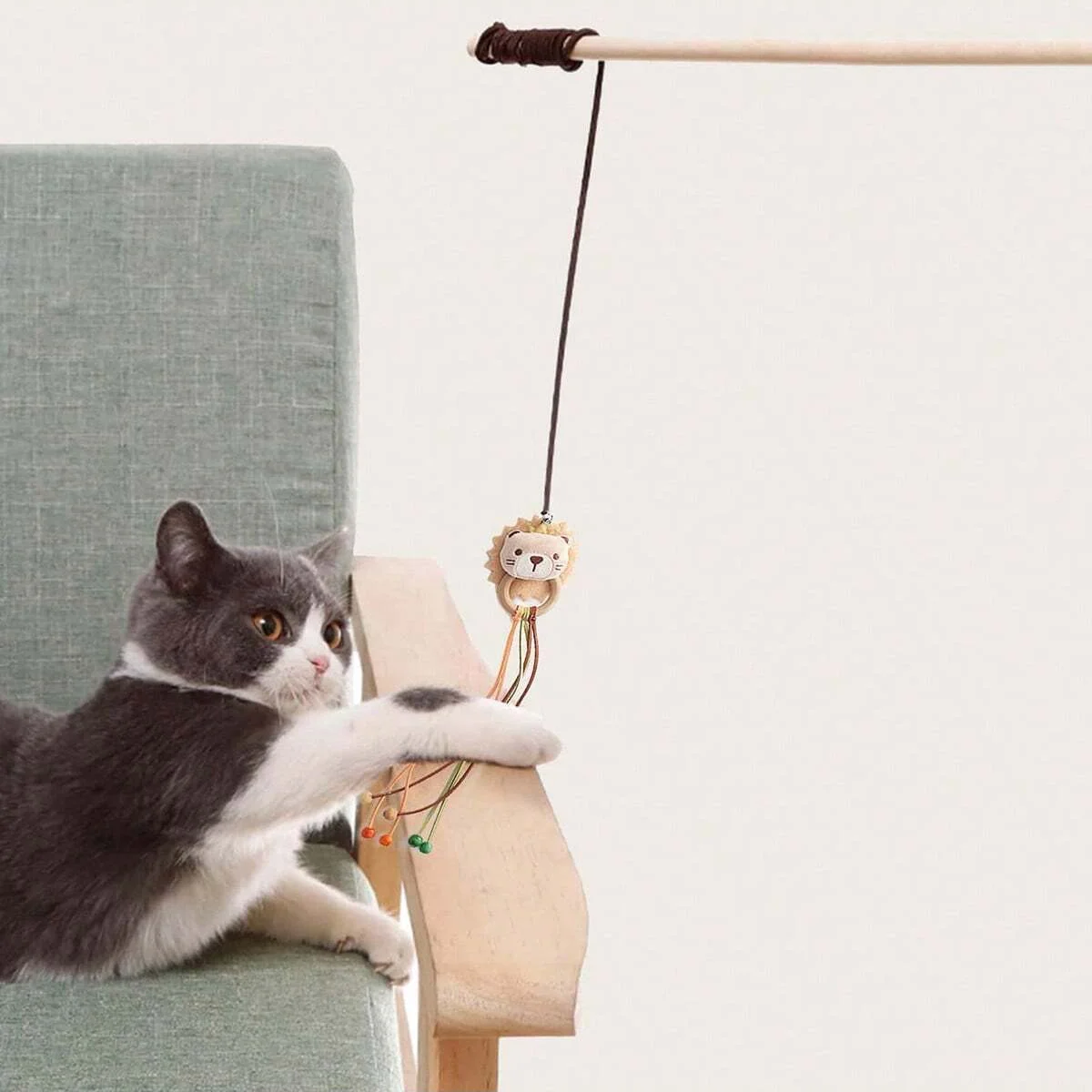 1pc-Interactive cat wand with bells, cartoon animals, and wands - providing exercise and playtime fun for your cat-random color