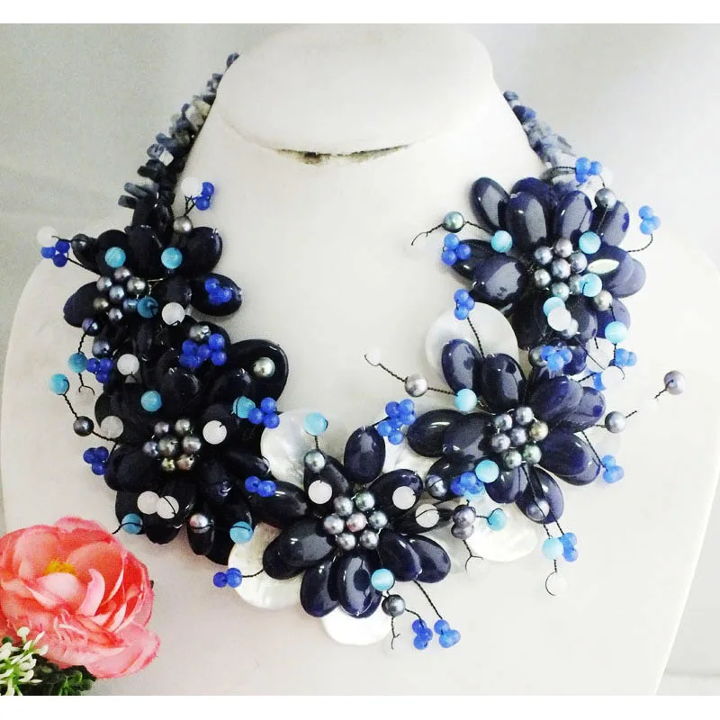 

NEW ! Charming Natural Shell Flower Necklace For Fashion Design