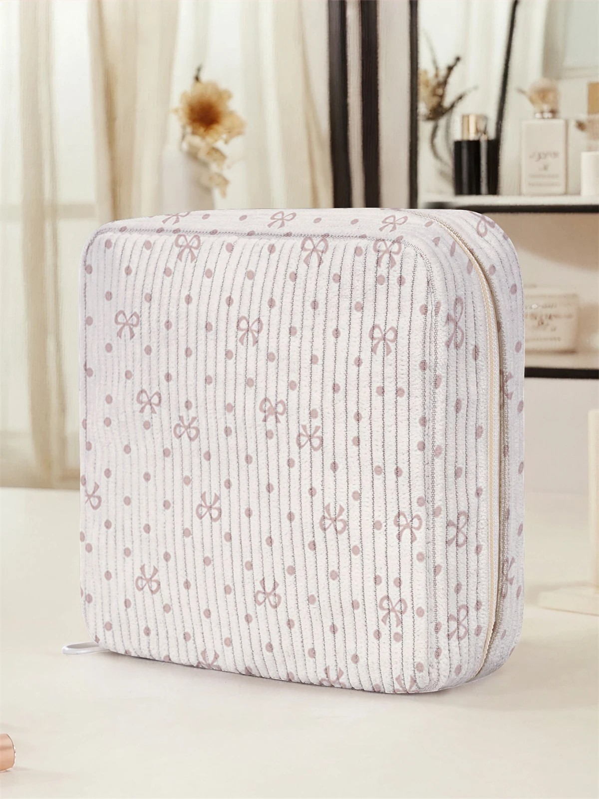 Butterfly pattern printed sanitary napkin storage bag, women's lightweight tissue bag, sanitary tissue bag