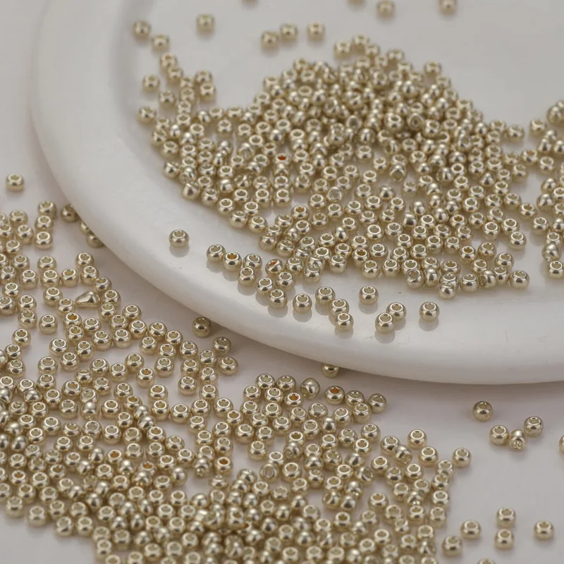 Glass Beads 900 Pieces 11/0 Waterproof Metallic Color 10Grams/Bag 2.0MM Japanese Glass Seed For BoHO Needle Work