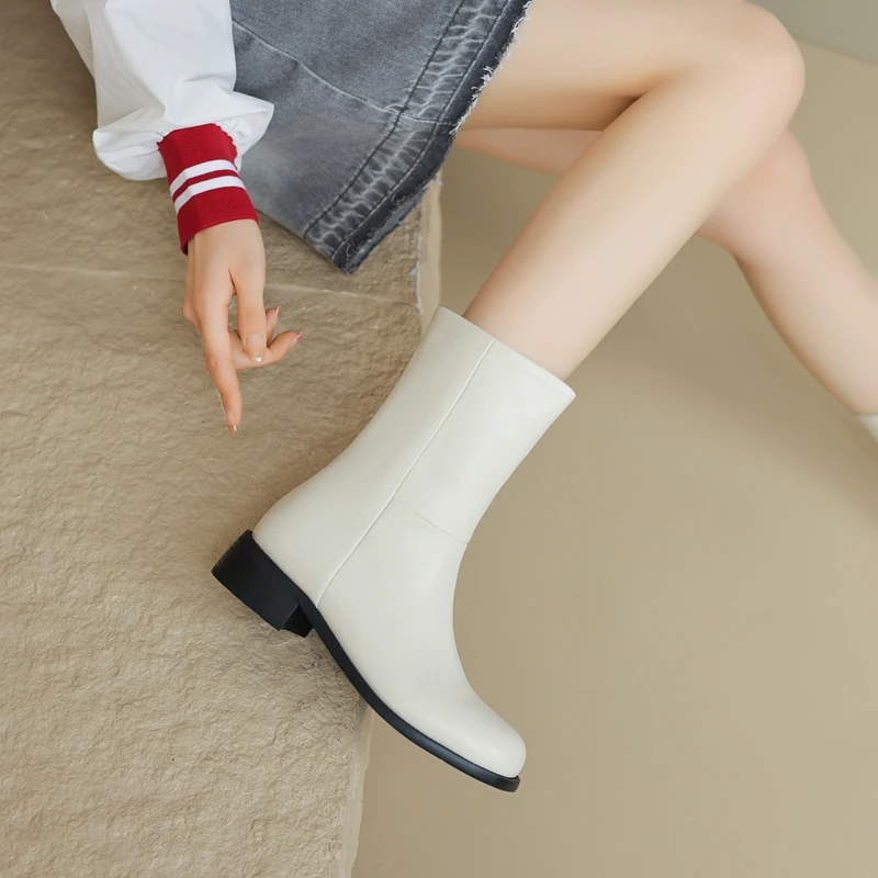 Women's New Autumn/Winter Round Head Genuine Leather Cowhide Mid Heel Extra Large and Calf Chelsea Short Boots