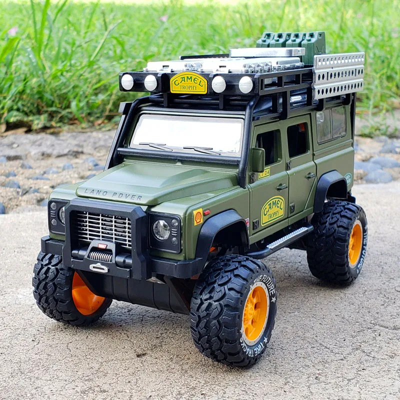 

1/28 Diecasts Toy Vehicles Defender Camel Trophy Car Model Sound Light Collection Car Toys For Children Toys Gift Free Shipping