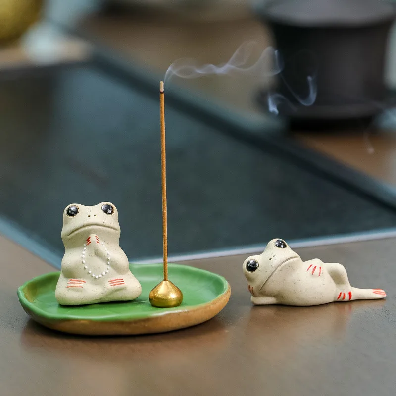 

Ceramic Frog Shape Tea Pets Chinese Kung Fu Tea Desktop Decorations Ornaments Zen Lotus Teaware Ceremony Home Table Accessories