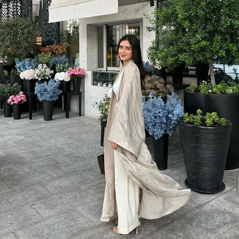 Neue Ankunft Heißer Verkauf Dunkelbraun Glänzend UAE Dubai Luxus Abaya RobenMode Design Türkei Outwear Offene Batwing Ärmel Trend – Detail 3